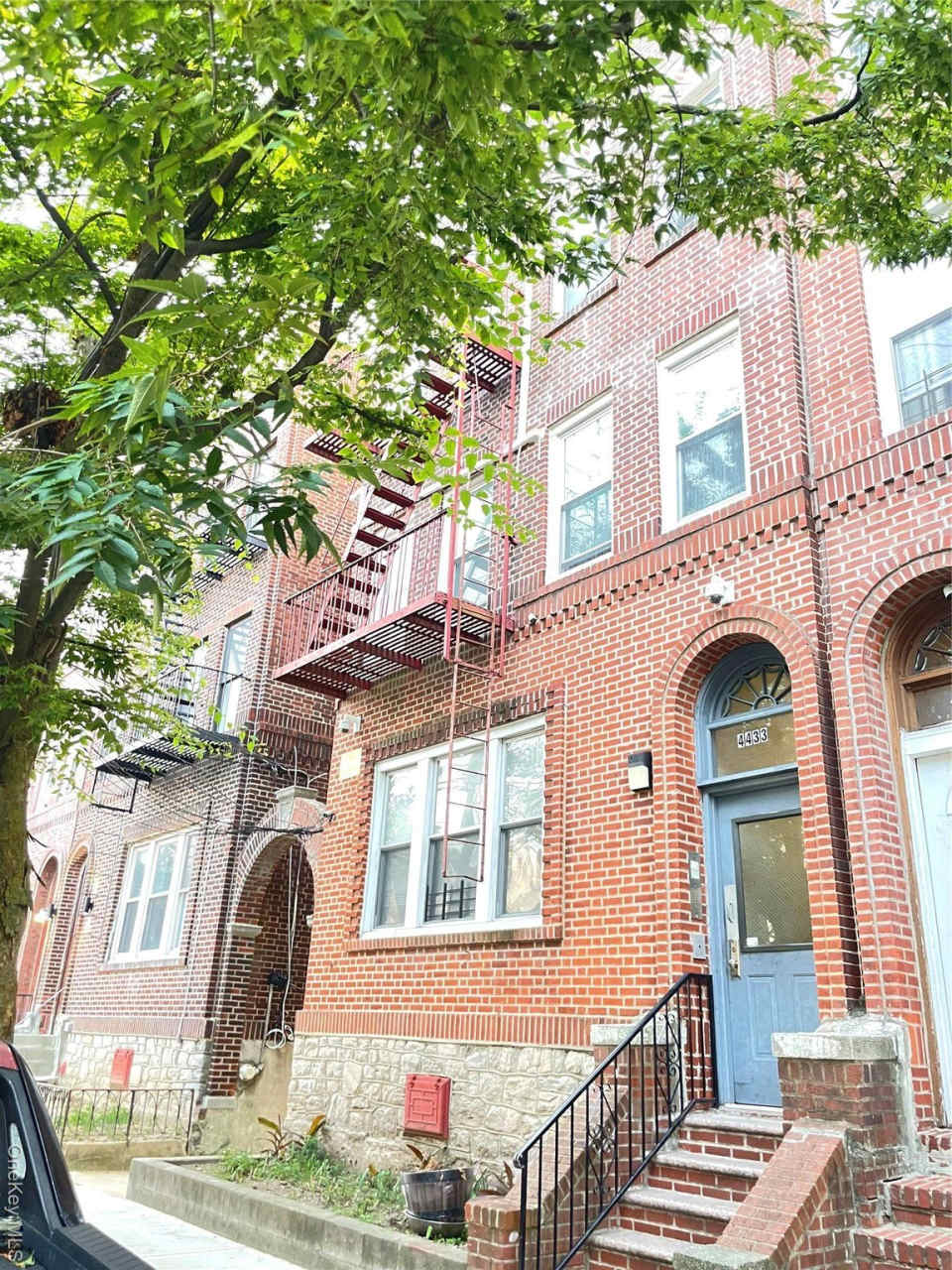 4433 Carpenter Avenue unit: 7