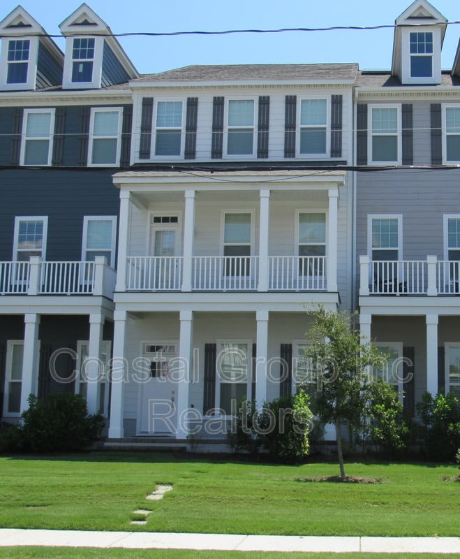 9570 21st Bay Street