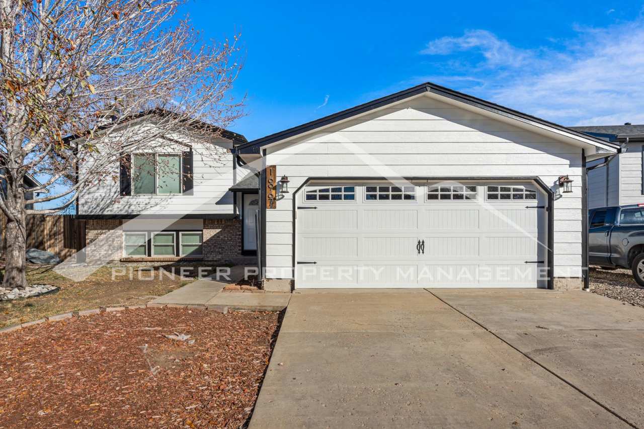 Single Family Home with 2 Car Garage and Central Air!