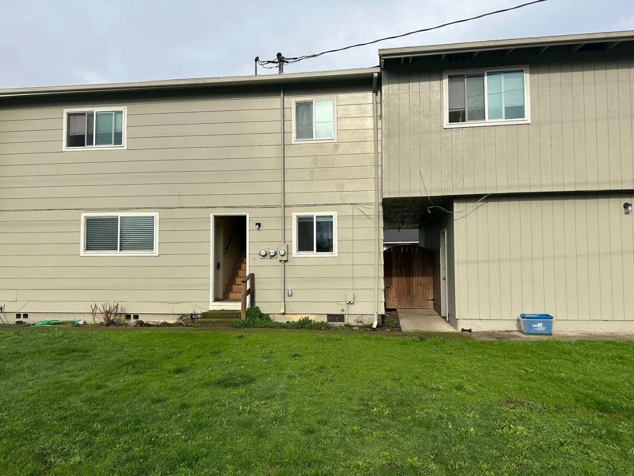 Large downstairs 1 bedroom apartment!