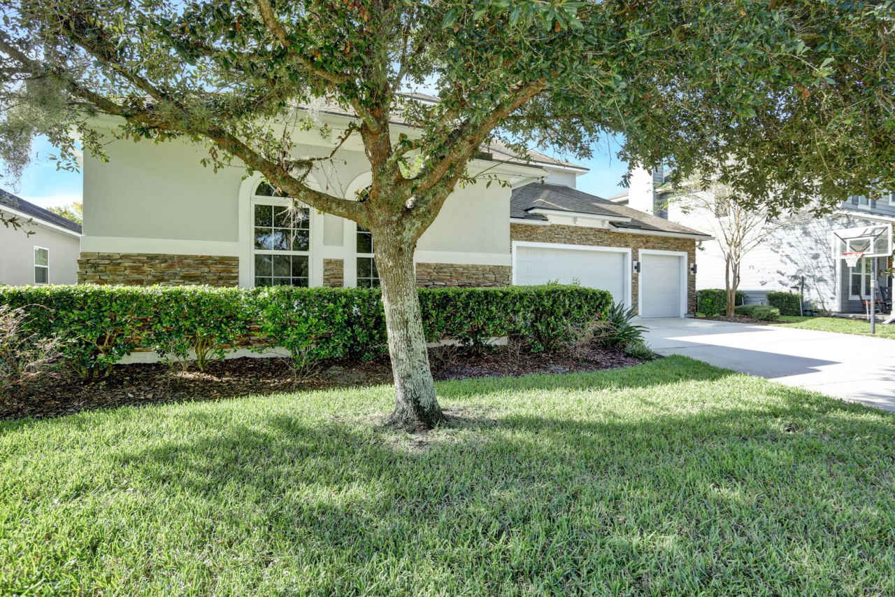 Gorgeous 5 bedroom/ 4 bathroom home in Durbin!