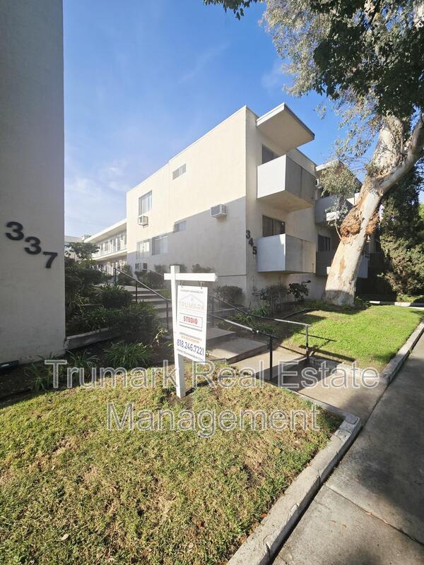 345 E Tujunga Ave