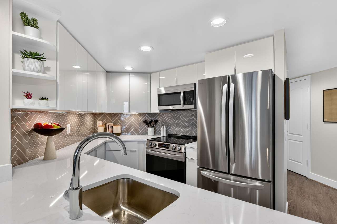 Richmond Square Apartments