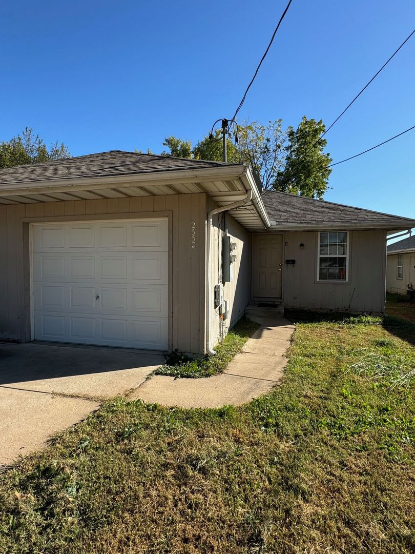 2 Bed | 1 Bath | 1 Car Garage! 900 sqft home in Springfield