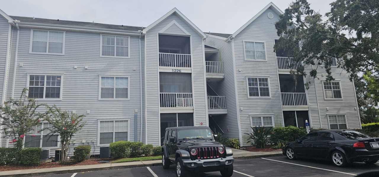 2 bedroom 1 bath condo Near the Loop