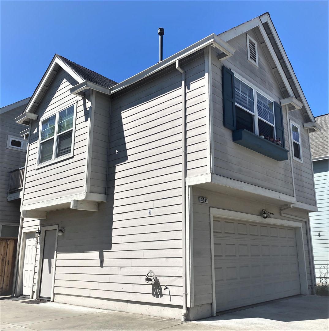 Nice Granny unit w/bedroom