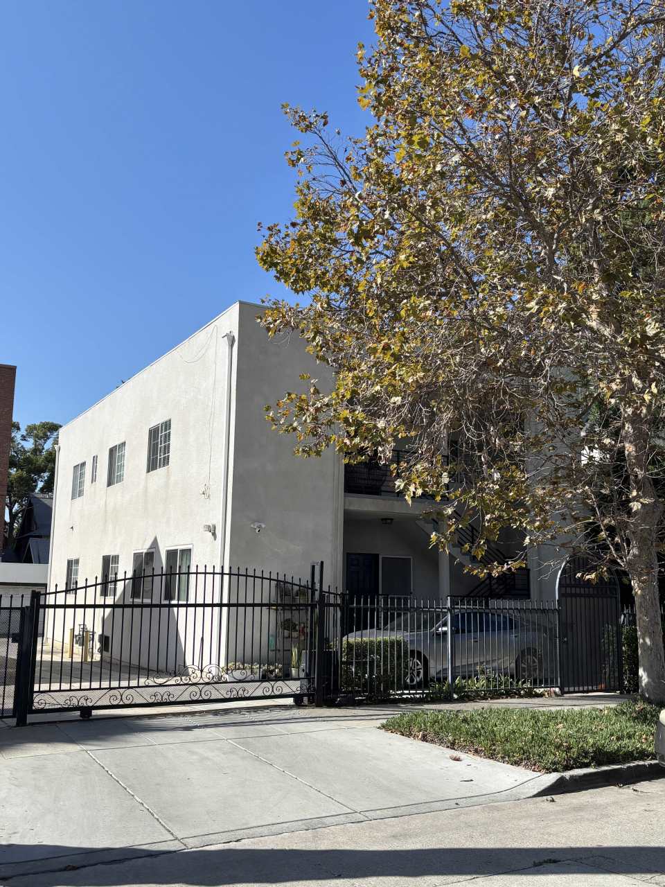 705 South Gramercy Place