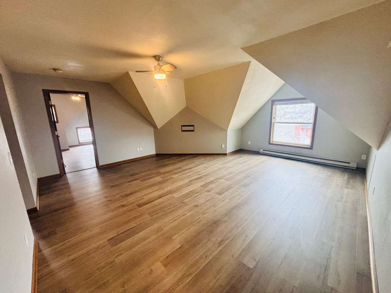 Huge 5BD Two Story Apartment Blocks from Downtown La Crosse