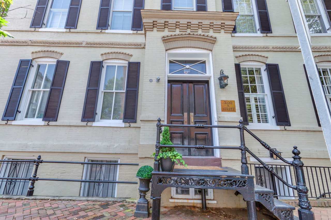 Charming and light-filled garden condo in the heart of Georgetown!