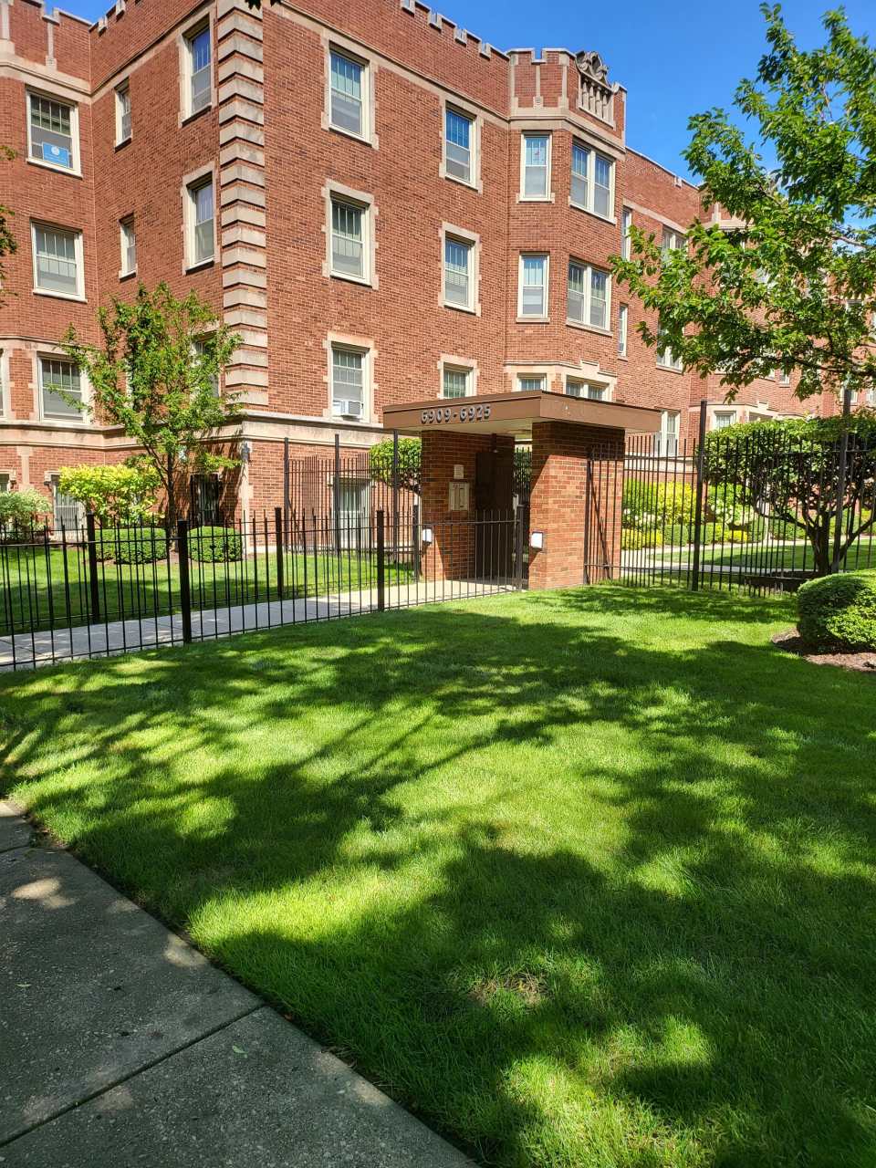 6934 S. Crandon Avenue, Unit 3W