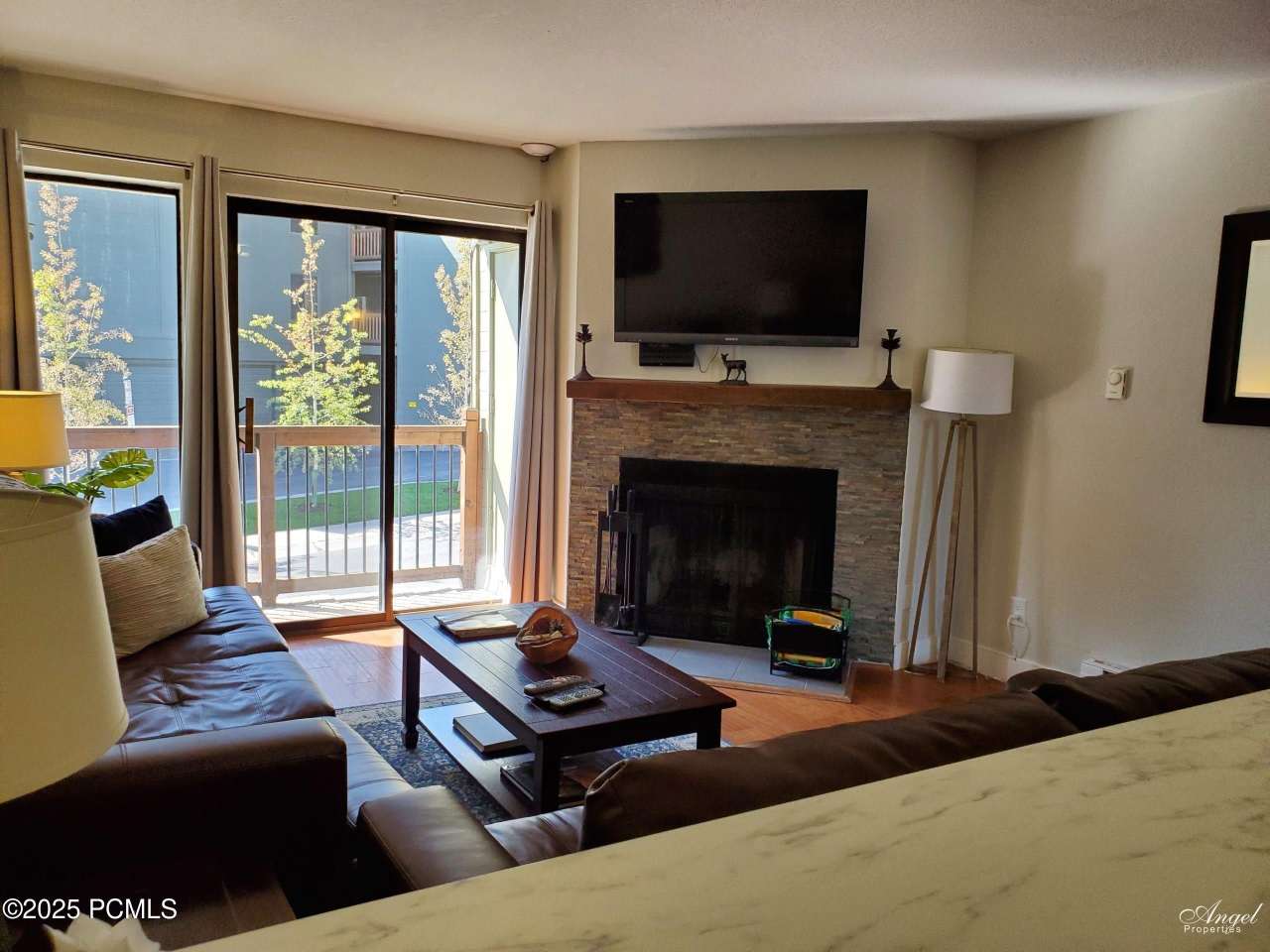 1530 Empire Avenue unit: 200