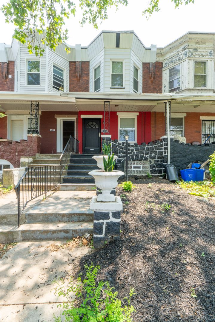 Newly rehabbed 3 bedroom 1.5 bath unit