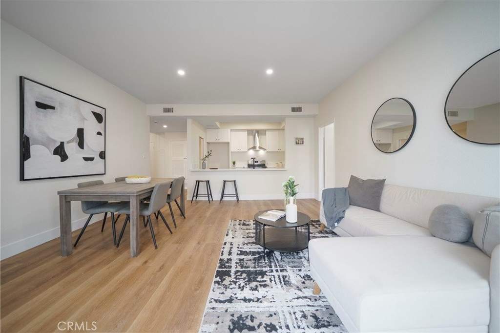 104 S Hayworth Avenue