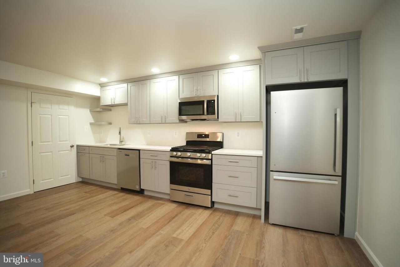 22271 GOLDENROD Drive unit: Basement Apartment