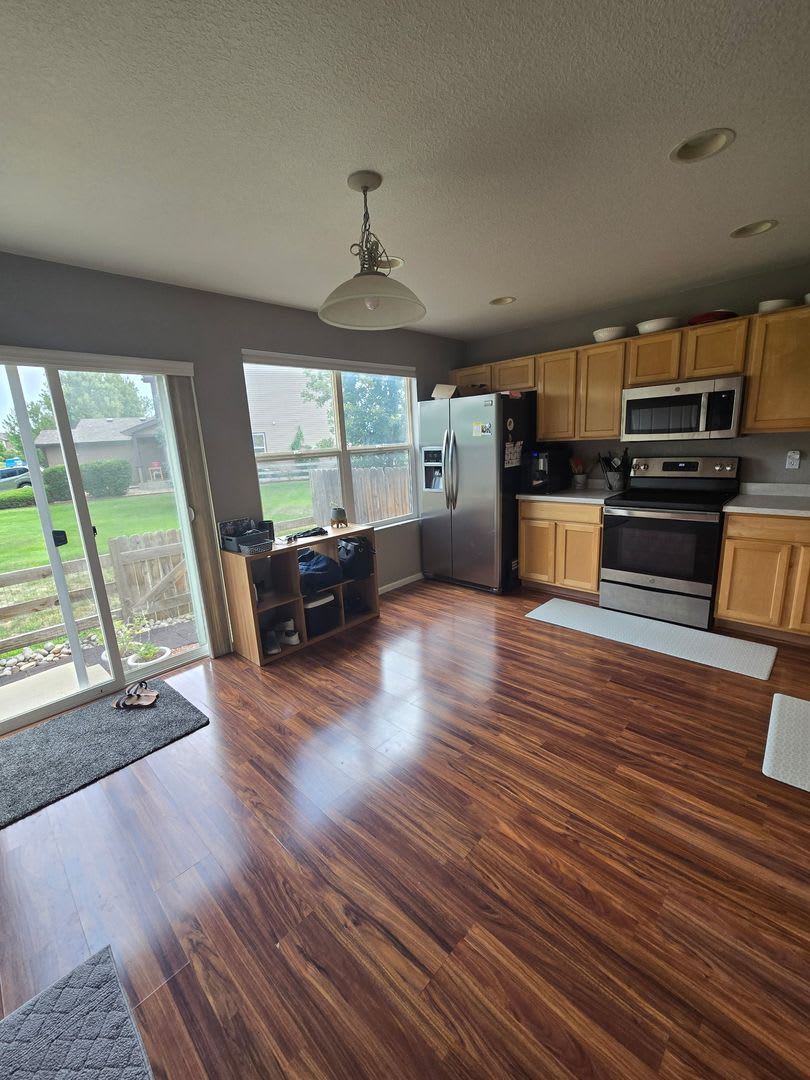 Updated 3BR Townhouse with Garage Available for August!