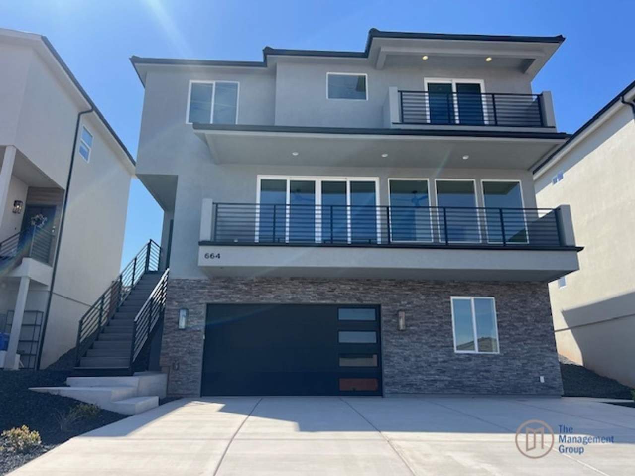 VIEWS! Luxury Townhome in Washington