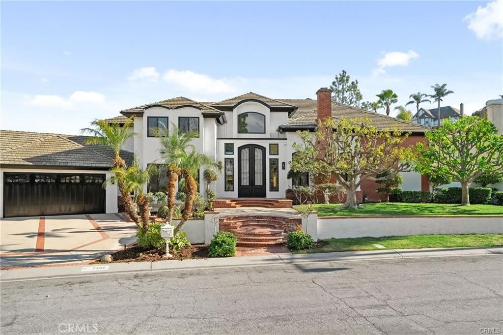 7460 E Hummingbird Circle