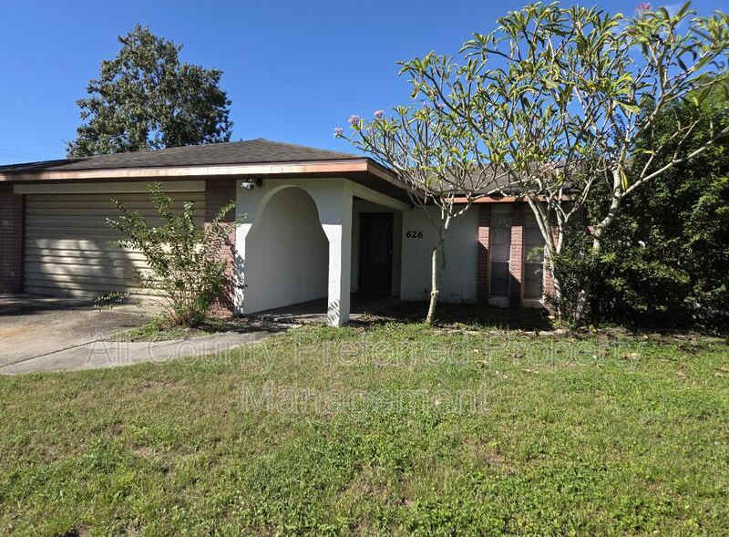 626 Fairhaven Street NE