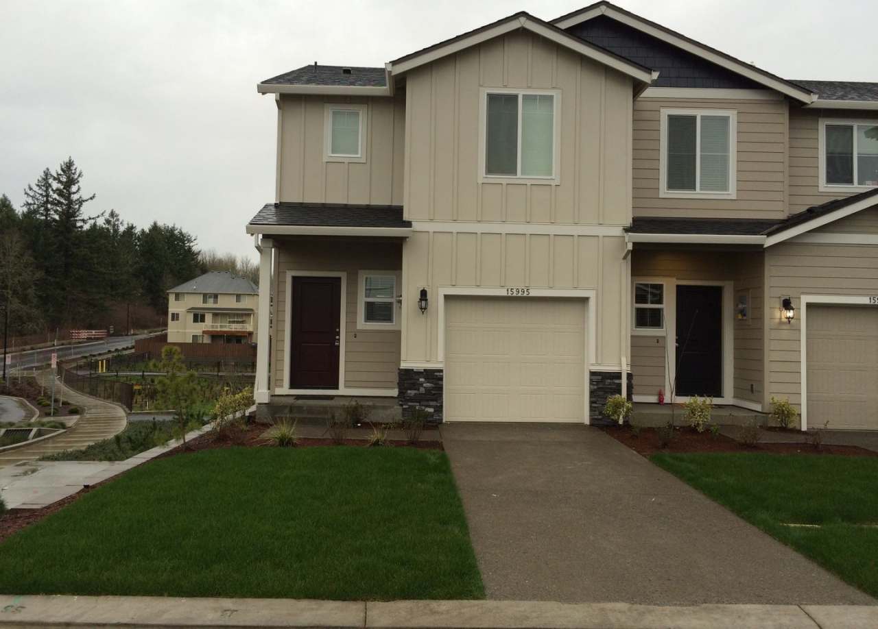 Stylish 3-Bedroom Bethany Residence with Open-Concept Living, Fenced Yard, and Attached Garage