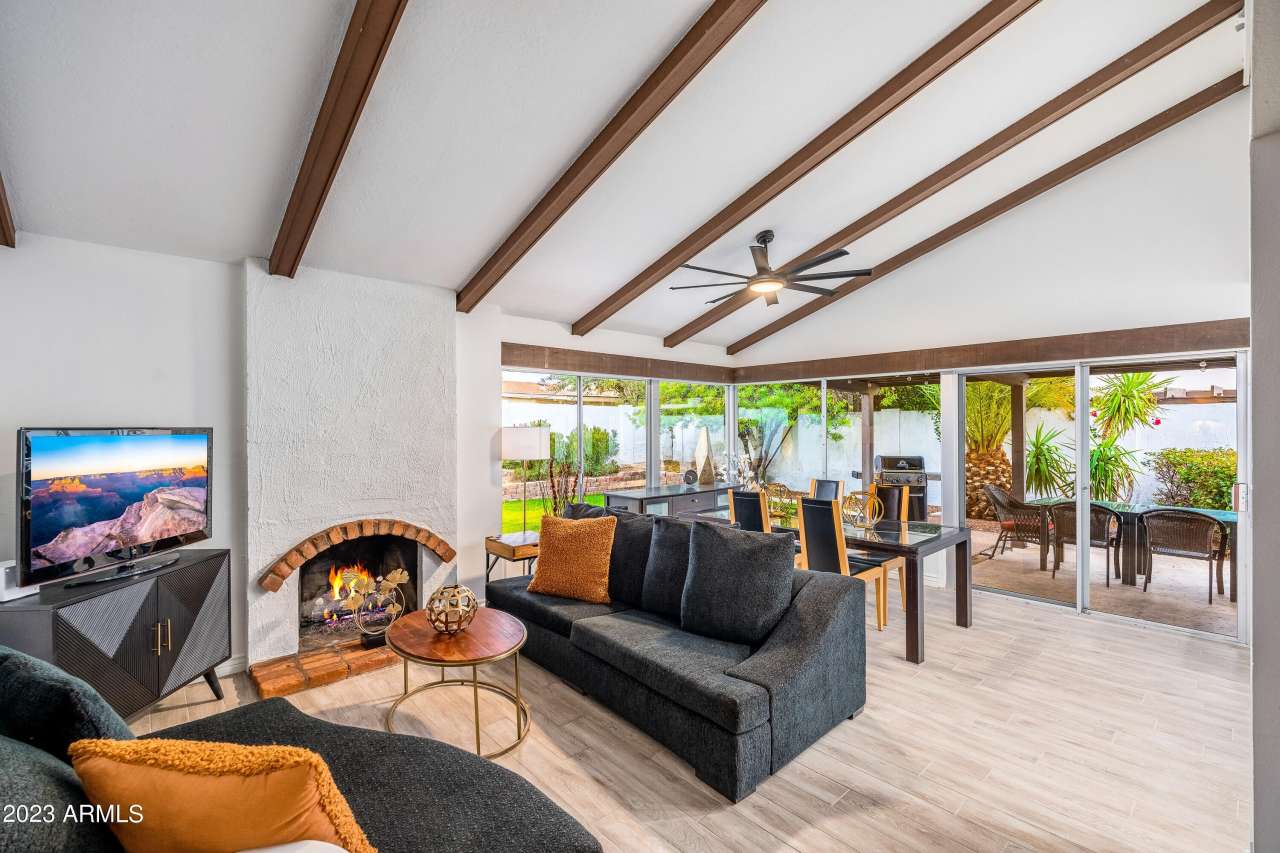 7733 E HUBBELL Street