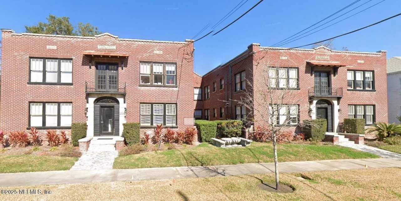 2335 RIVERSIDE Avenue unit: 8