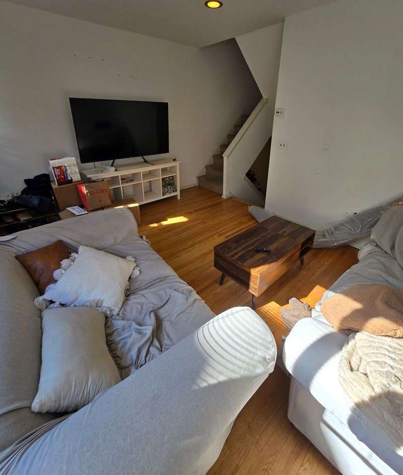 BEAUTIFUL SOCIETY HILL TOWN HOUSE WITH PRIVATE GARAGE PARKING!!