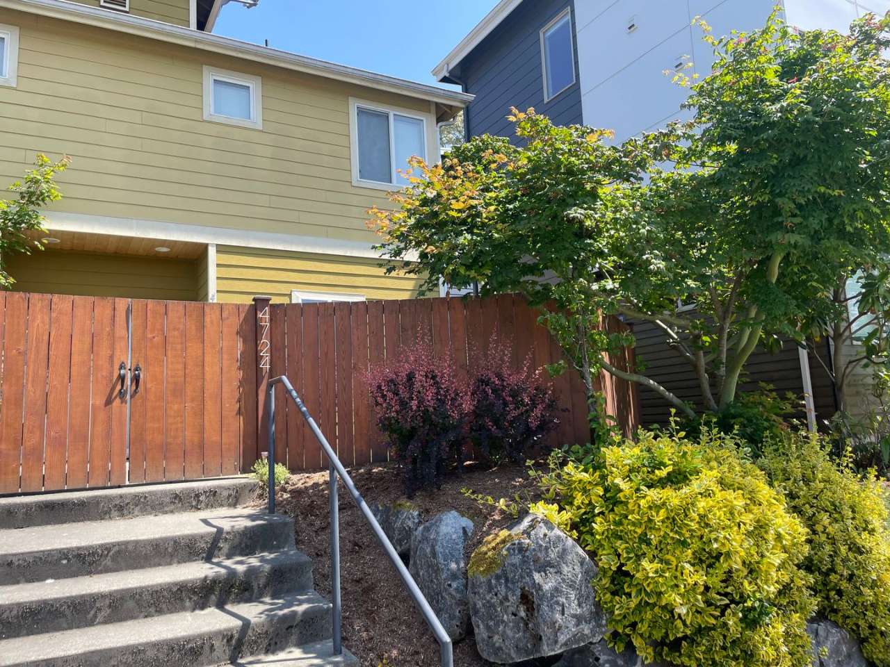 Welcome Home 2 bd 1.5 ba - West Seattle Townhome