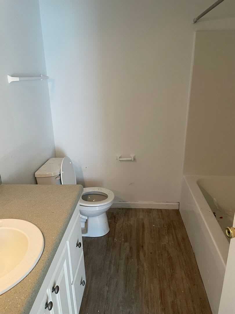 Recently renovated 3/2 on Balkin Rd