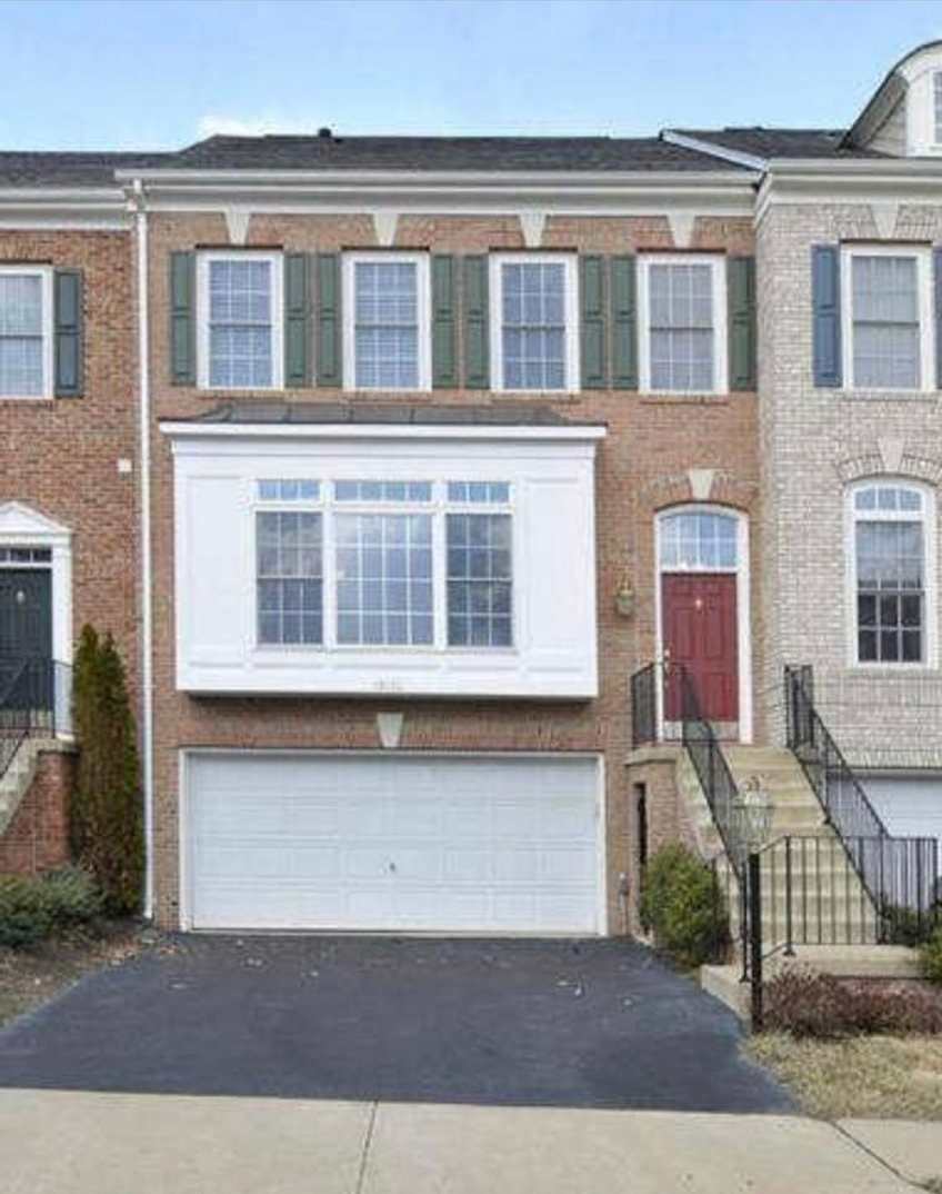 Beautiful 3 Bed 2 Bath 2 Half Bath Brick Townhome In Desired Lansdowne On The Potomac