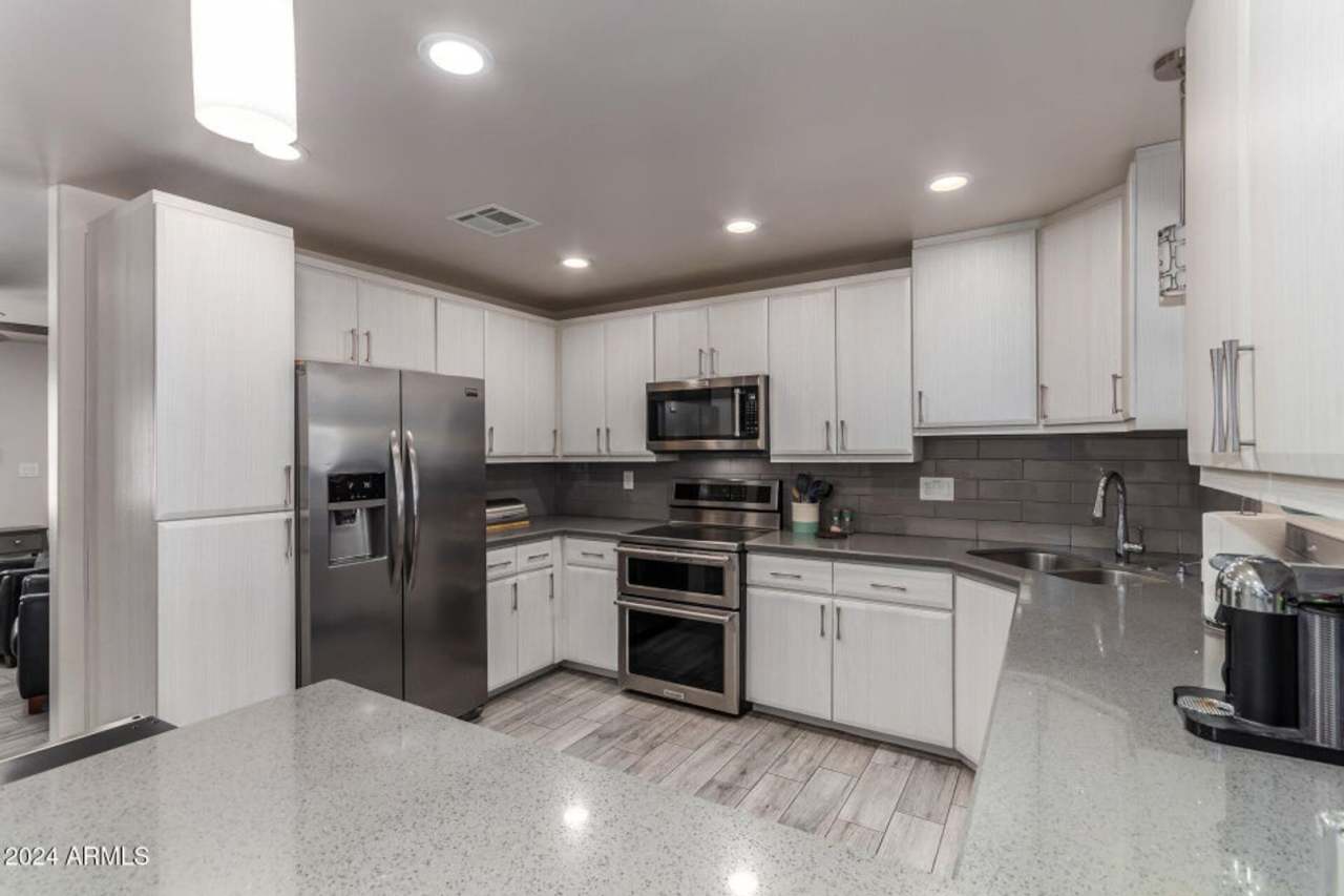 AMAZING ASU HOUSE IN GREAT STUDENT AREA