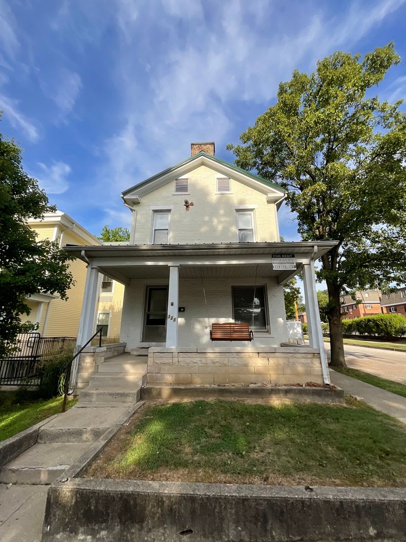 4 BED HISTORIC BLOOMINGTON HOUSE!! *AVAILABLE AUGUST 2027*