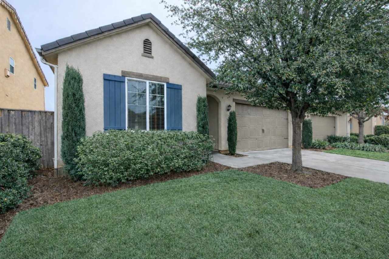 Rent Reduced to $2250  Move in Special Half Off the 1st Month's Rent – Single Level 3BR Home w/ Backyard in Clovis!