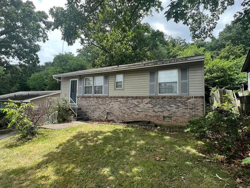 1005 Farragut Avenue