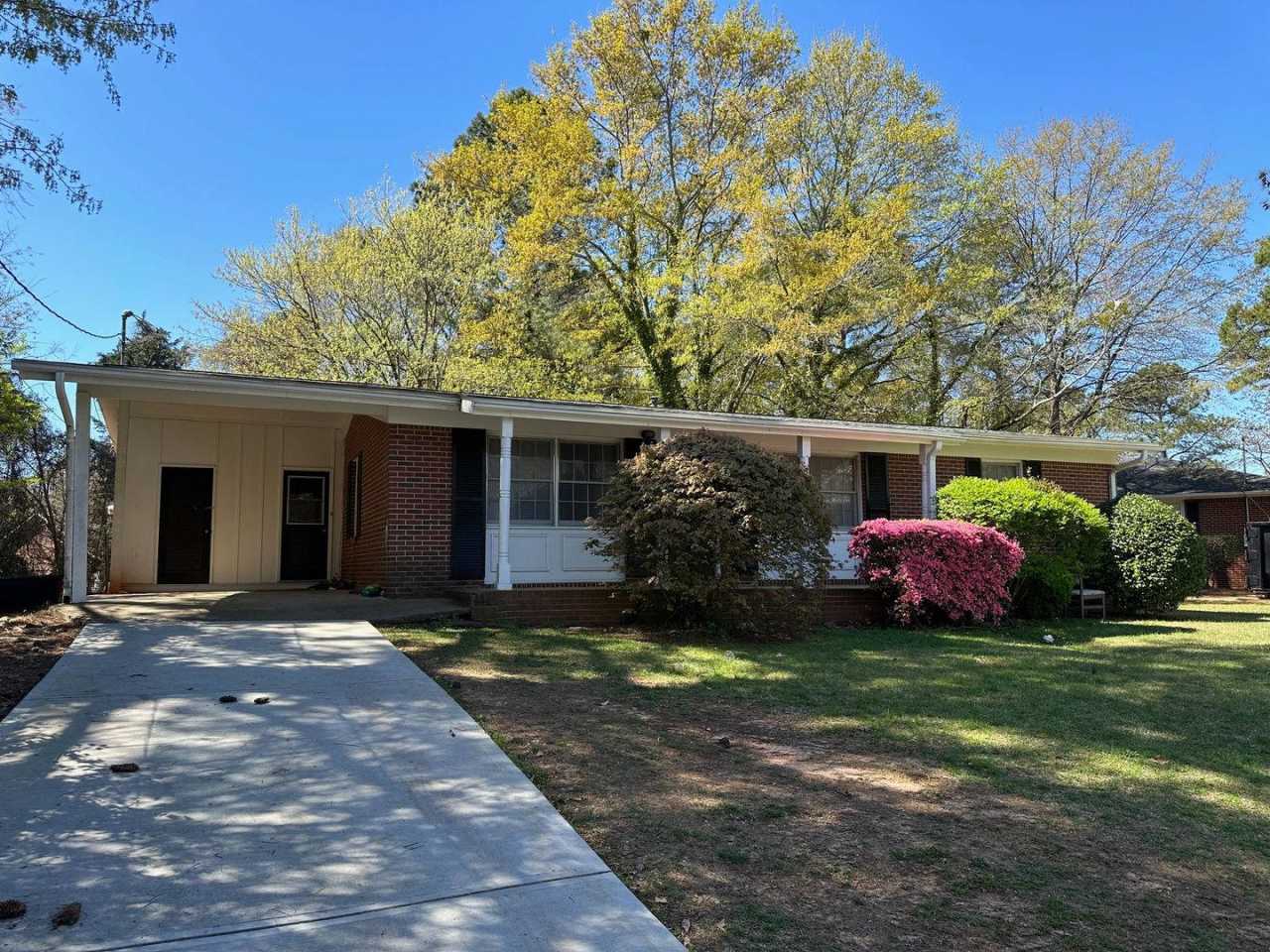 Three Bedroom Off Milledge Available