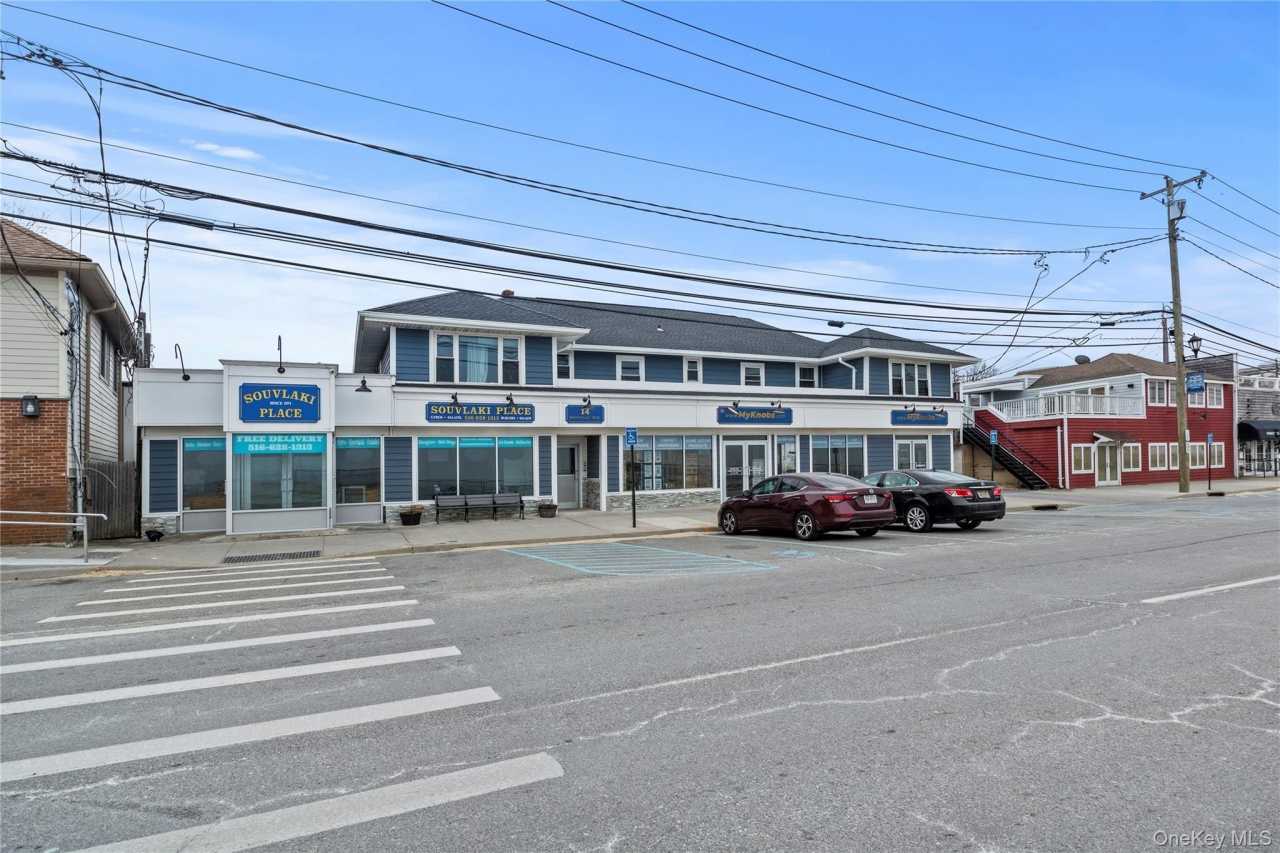 14 Bayville Avenue unit: 4