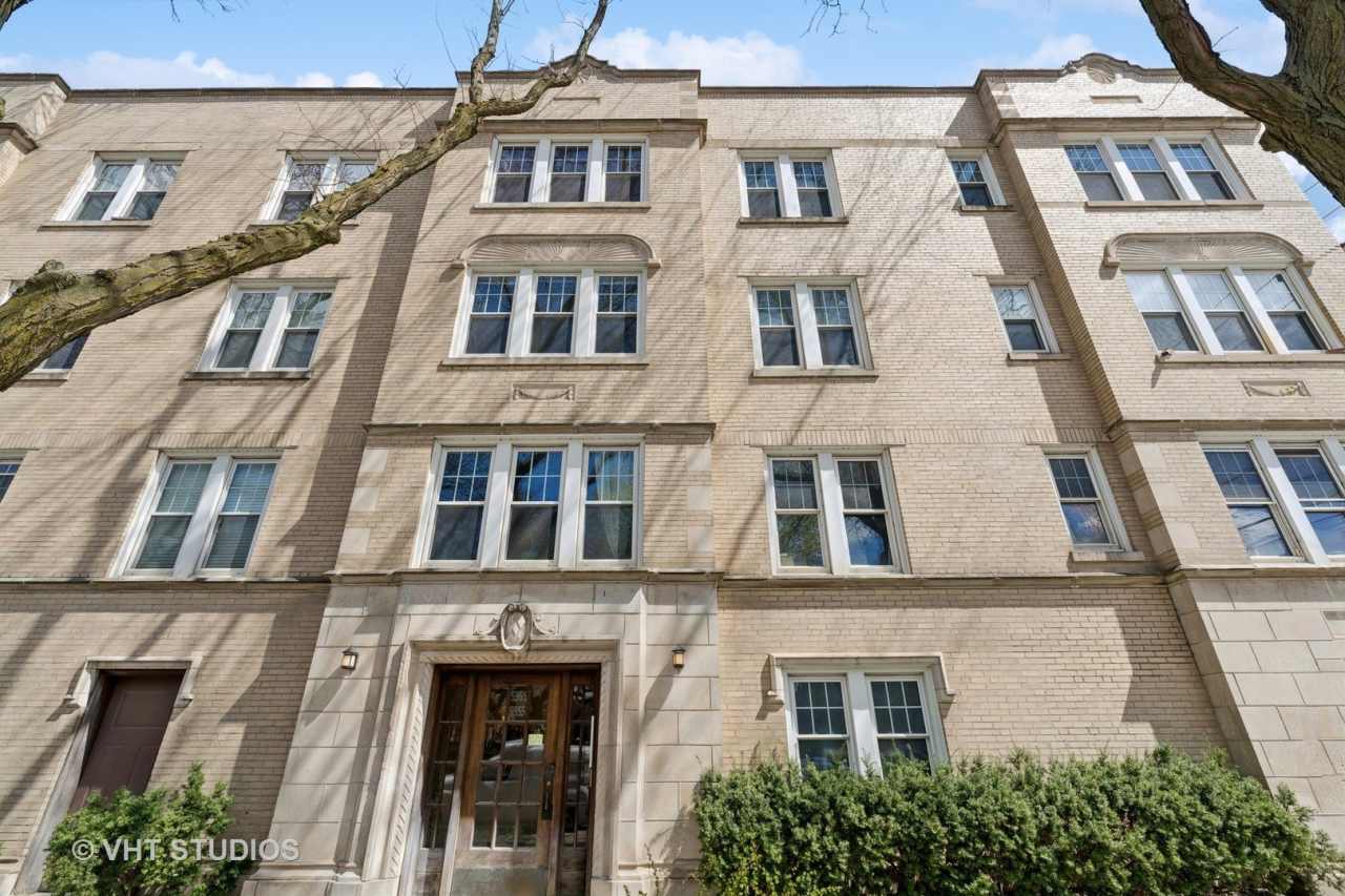 5953 N Greenview Avenue