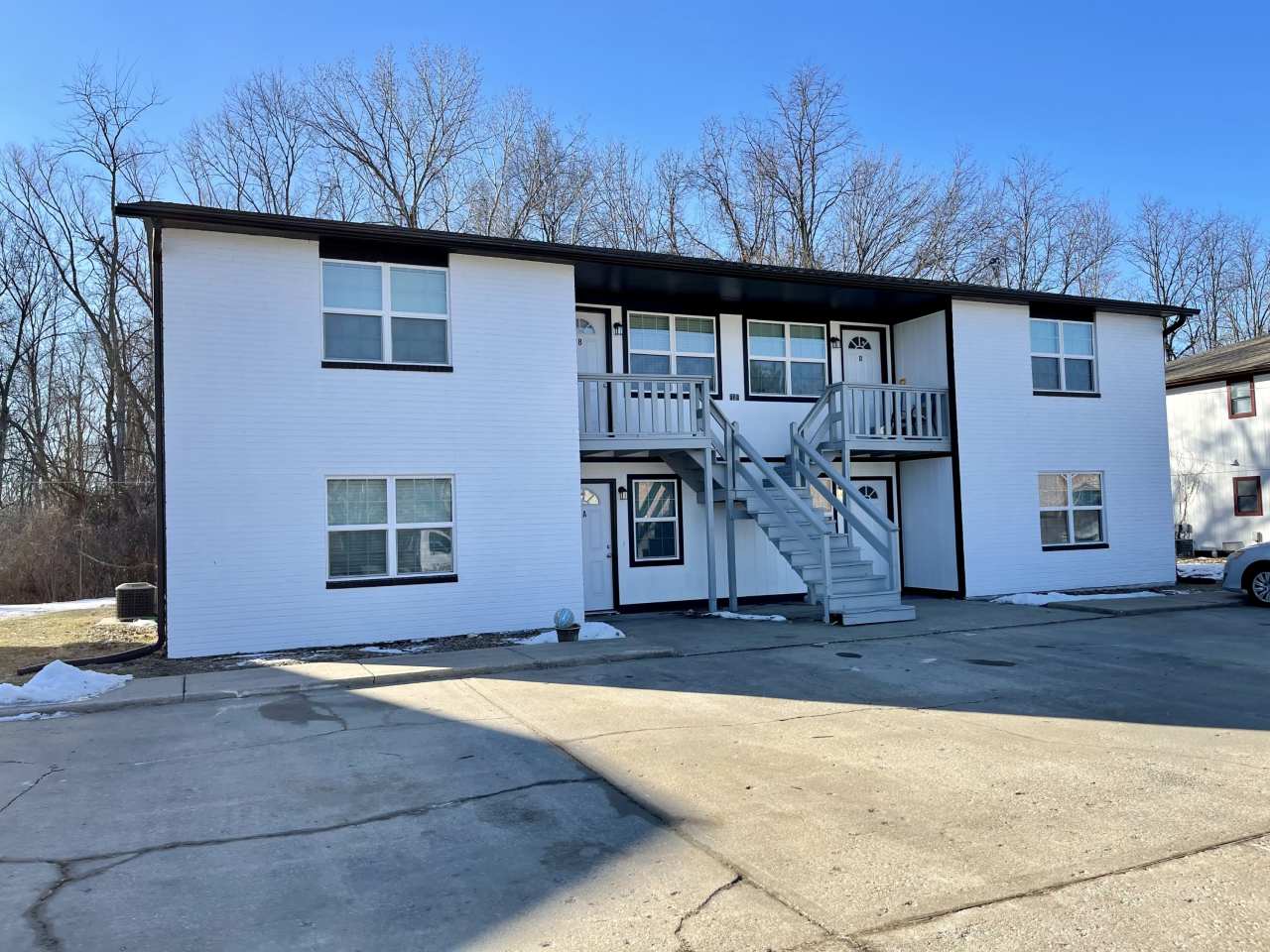 828 E Prairie Hill Dr