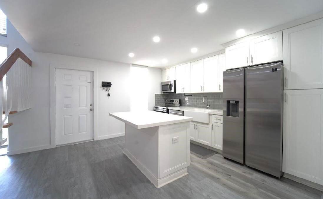 14145 Kendale Lakes Circle