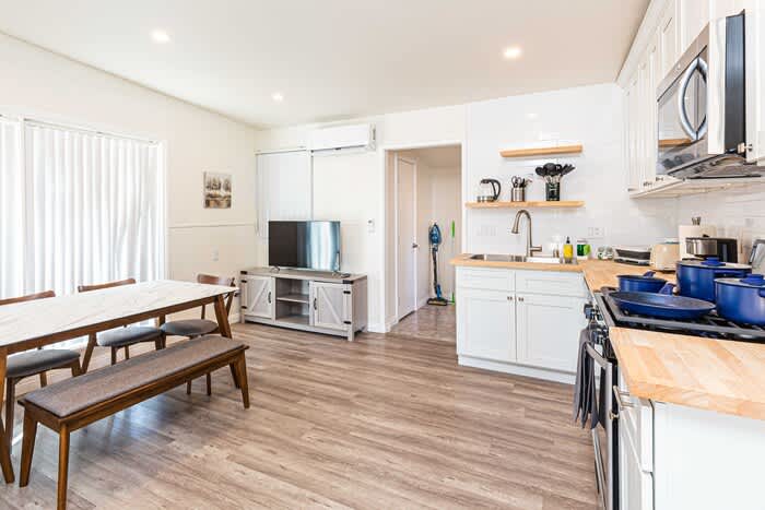 1203 1/2 East Route 66