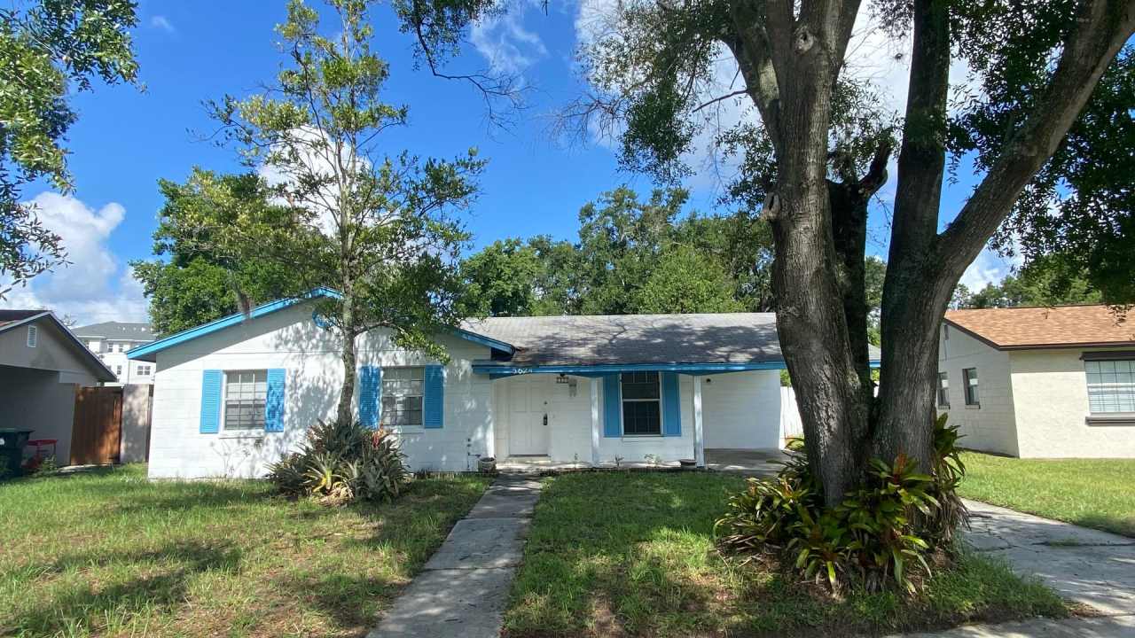 Lovely 3BD/1.5BA Pool Home in Orlando With Large Backyard!