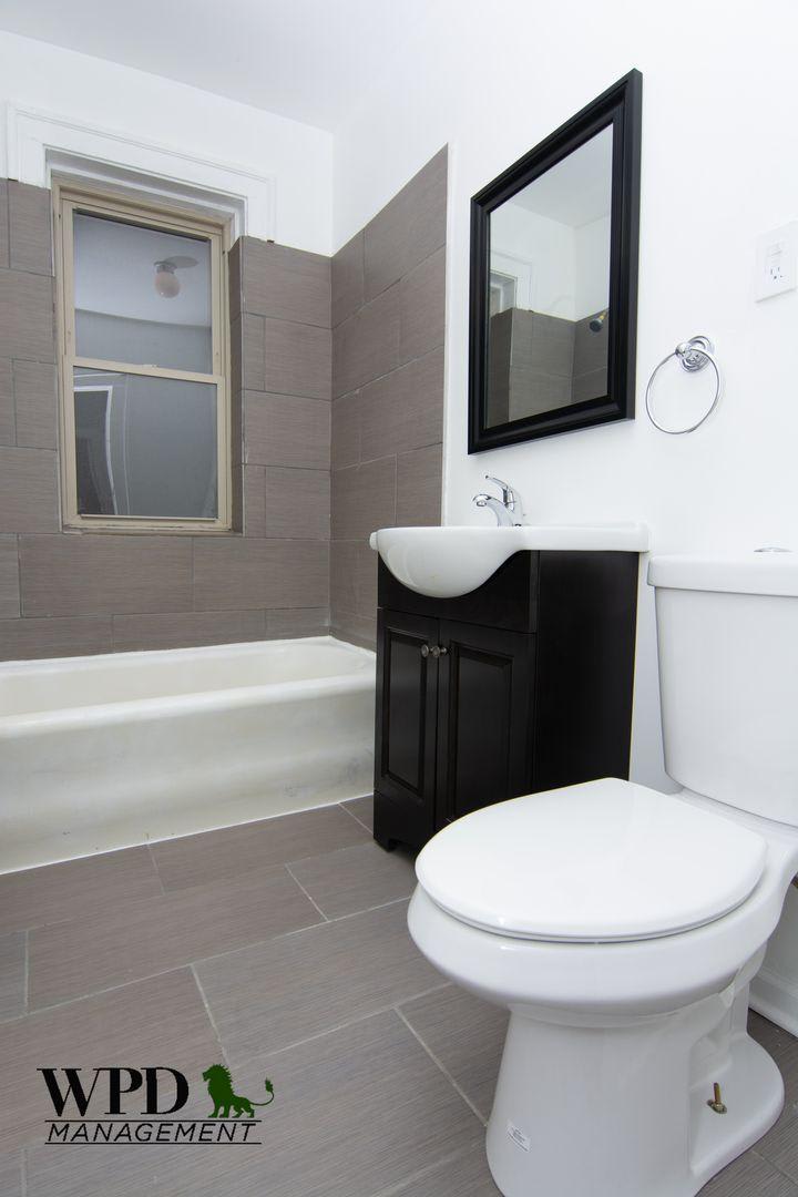 7643 South East End Ave