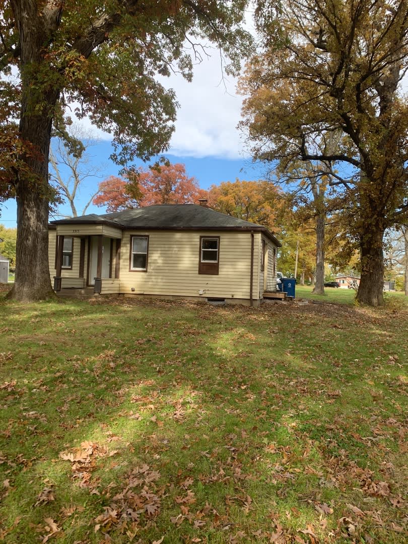 2 Bedroom House - 3315 Valley Drive