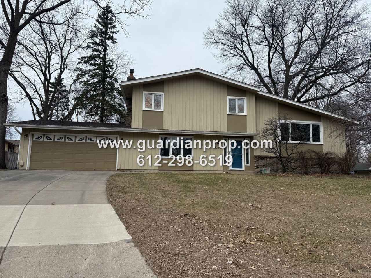 Shoreview House on Corner Lot, Large Updated Kitchen, Lower Family Room, Office