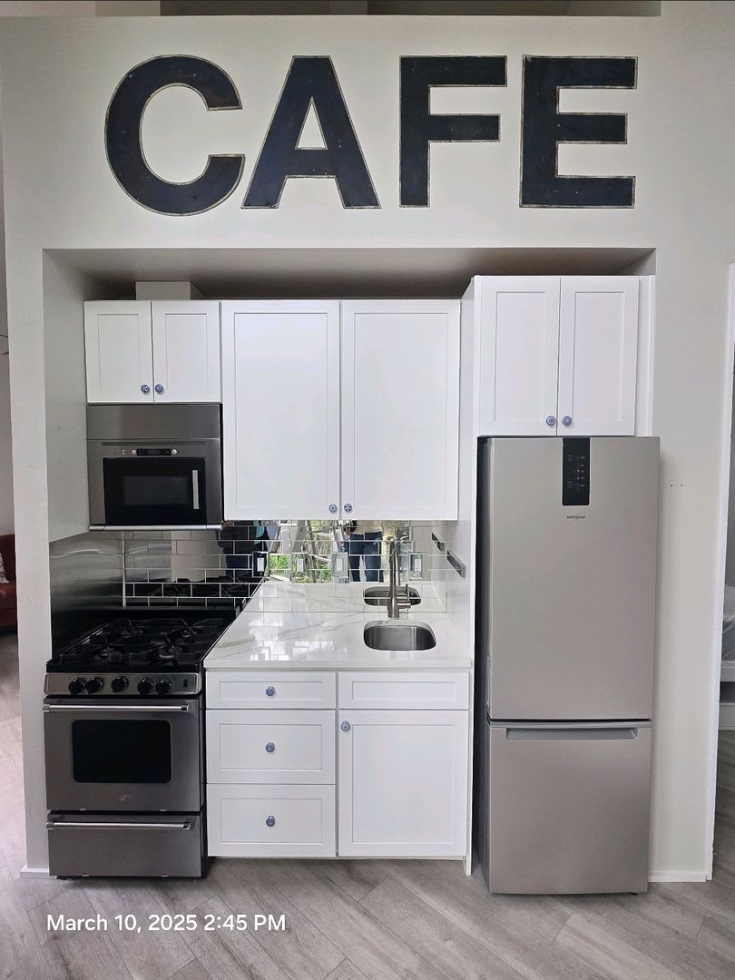 1 bed 1 bath home with loft. Custom built small home with tall ceilings and many amenities