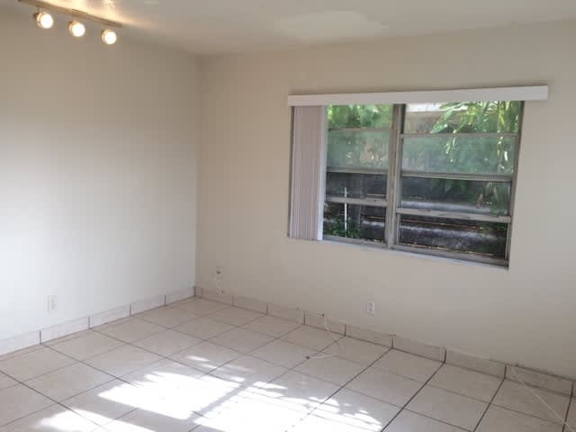 Large 3-2 apartment with central air and hookups for washer and dryer