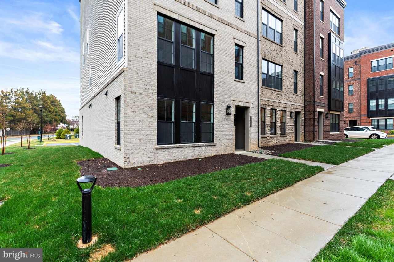 7410 BACKETT WOOD TER #801