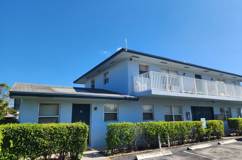 1100 W Blue Heron - 3