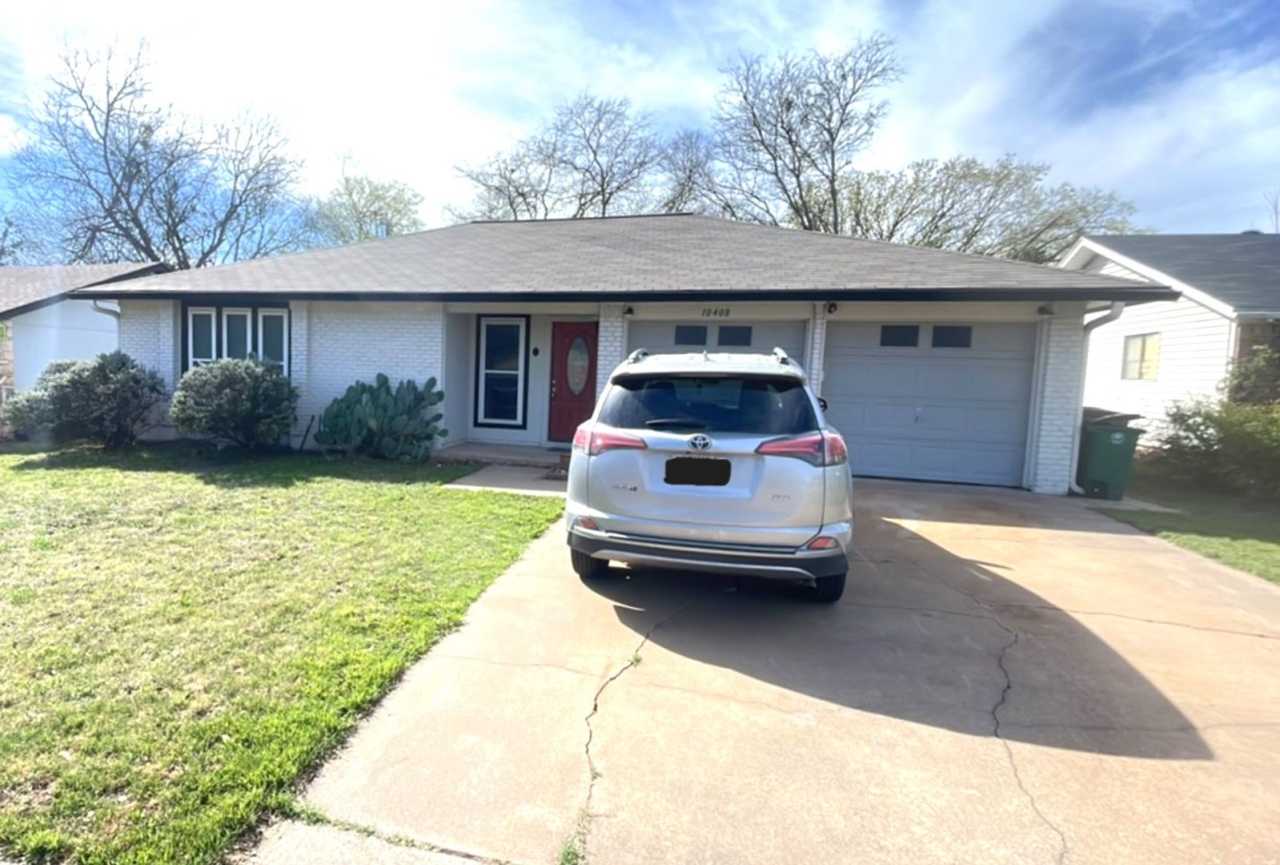 Spacious 3-Bedroom Home in North Austin! Available mid-June!