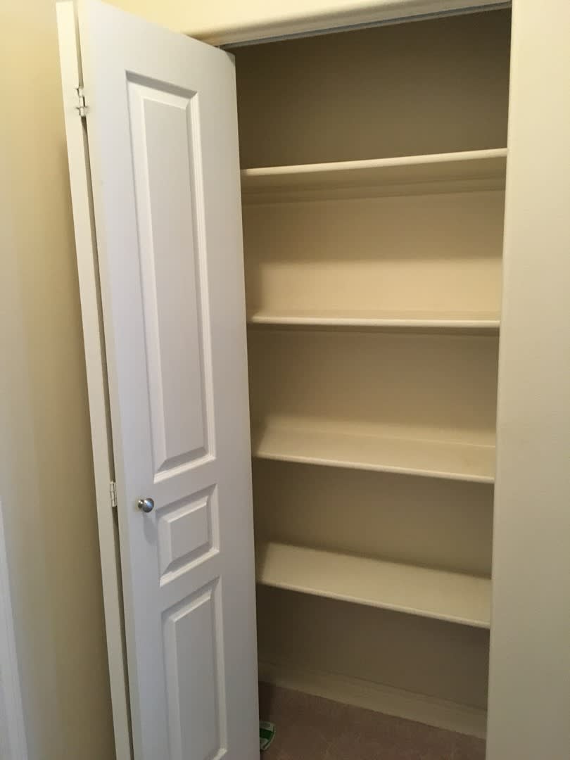 NEW CARPET THROUGHOUT| 2-Bedroom Townhome with Garage