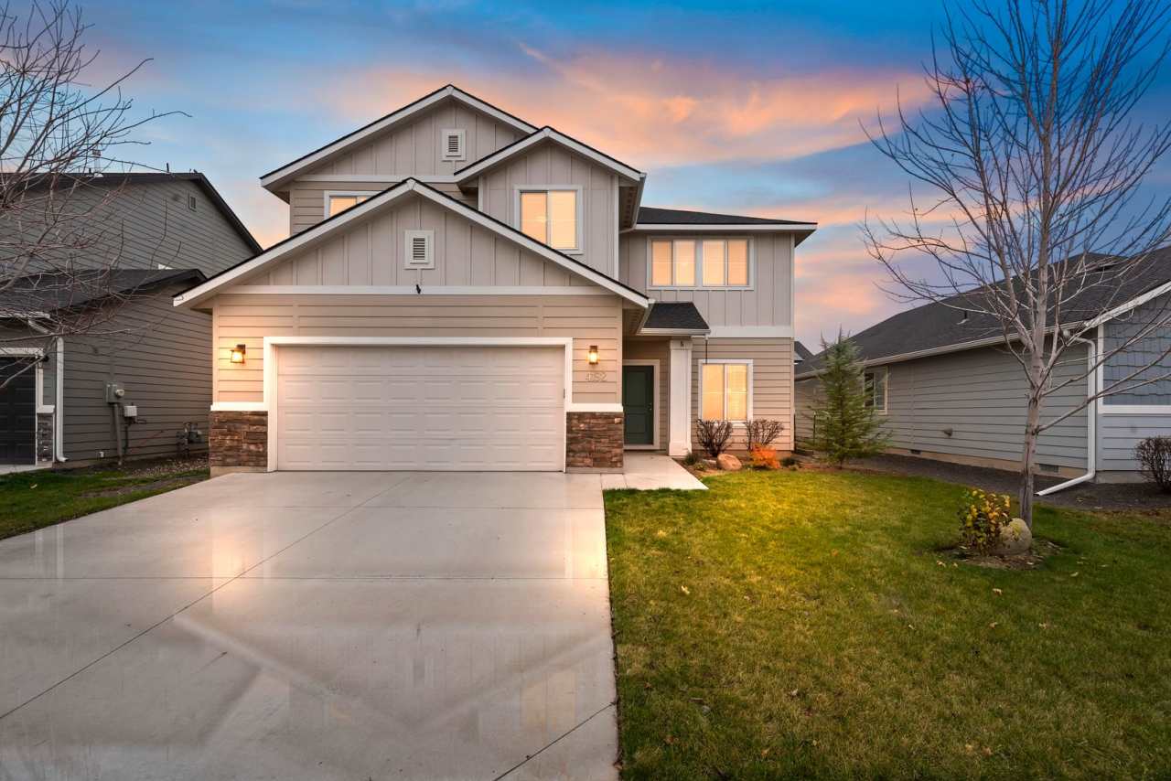 Upgraded 4 Bed 2.5 Bath Home